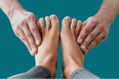 gabinet podologiczny w Gdańsku, w którym specjalista wykonuje zabiegi na stopy